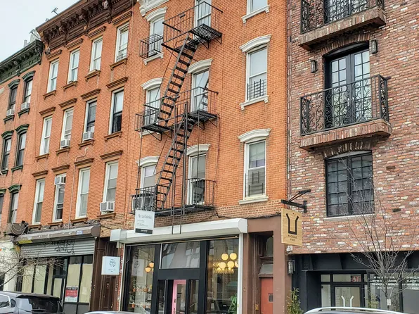 135 Grand Street image 1 of 11