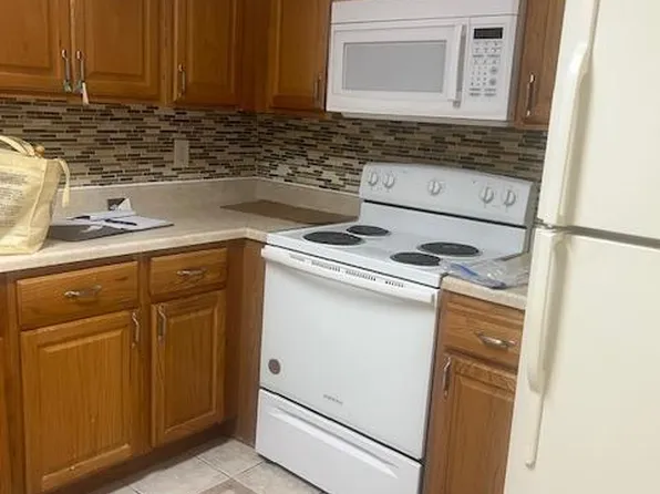 9200 Edwards Way APT 508, Hyattsville, MD 20783