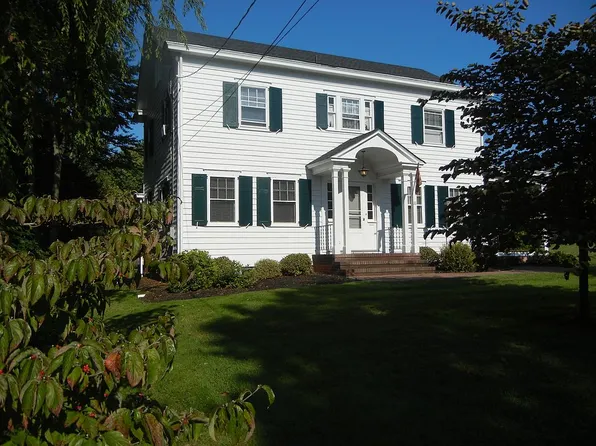 11 Broad St, Three Bridges, NJ 08887