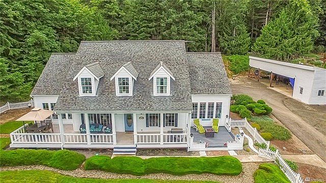 What a great space for outdoor entertaining. And you can see the 6 car carport with working shop space on the end.