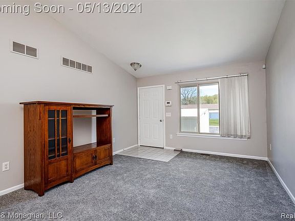 3rd image of 22121 Glenwood St #6
