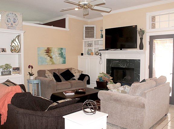 3rd image of 3101 Woodridge Ln