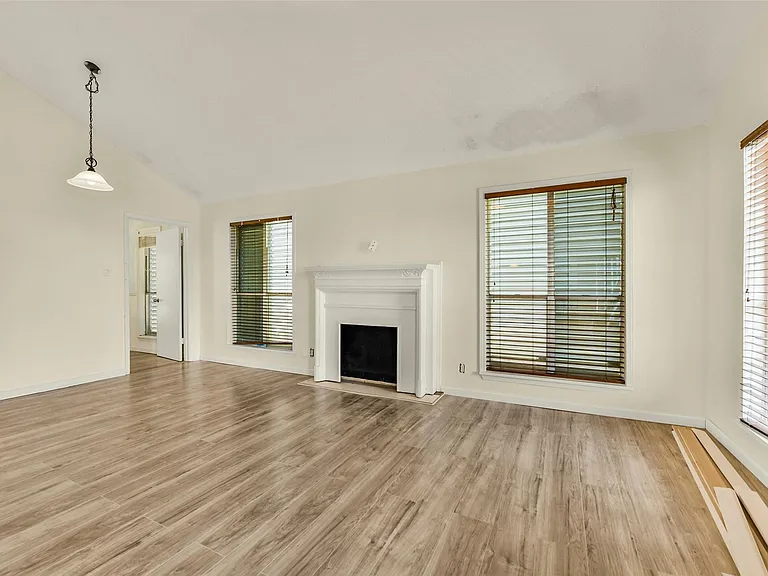1073 Redfish St — Photo 6