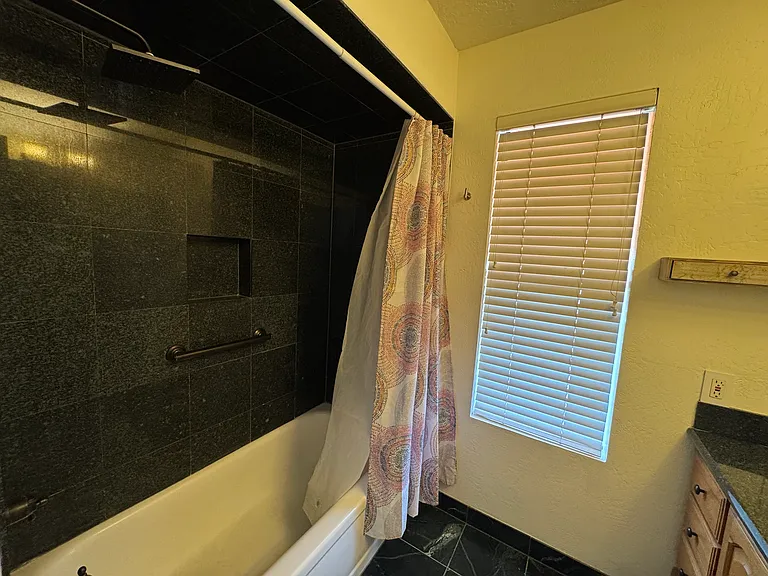 1802 E Frier Dr #1 — Photo 29