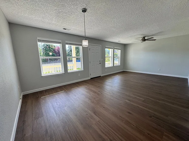 119 N 29th Pl — Photo 11