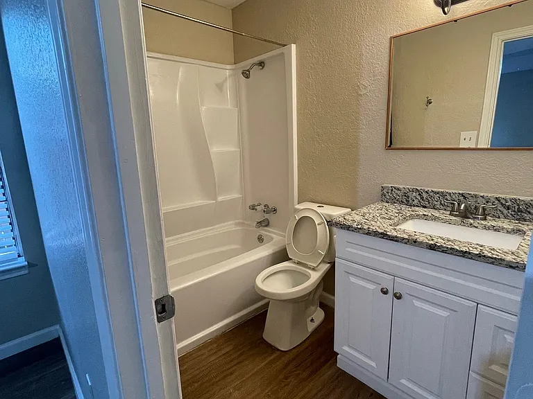 master bed room bath