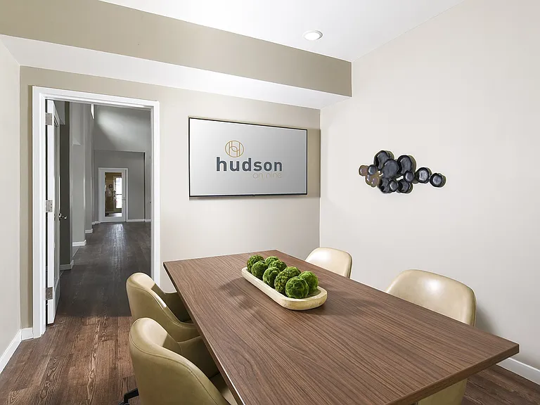 Hudson on Nine — Photo 29