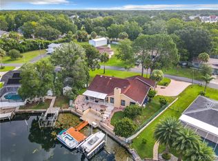 1542 SE Pinwheel Dr, Crystal River, FL 34429