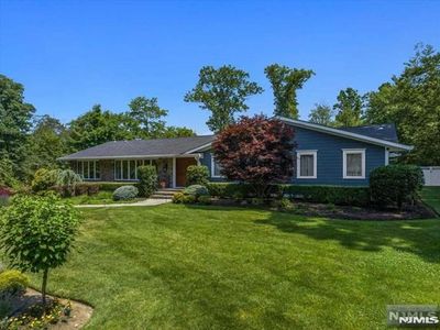 85 Oak Dr, Upper Saddle River, NJ, 07458