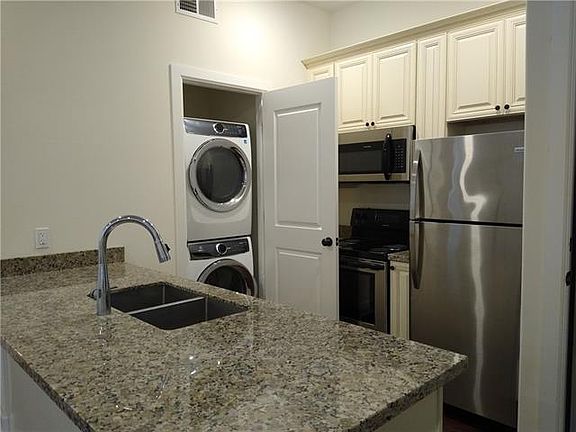 5th image of 3601 Camp St #106