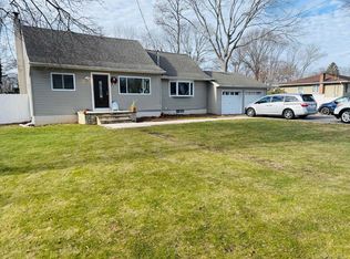 359 Wellwood Drive, Shirley, NY 11967