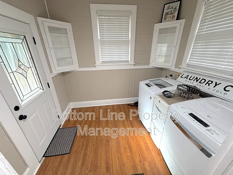 613 S York St — Photo 12