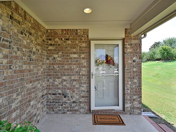 3rd image of 1323 Cleistes Ln