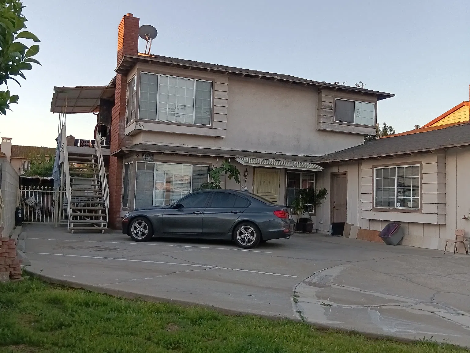 2 bed, 1000 sqft, $2,400 — Photo 1