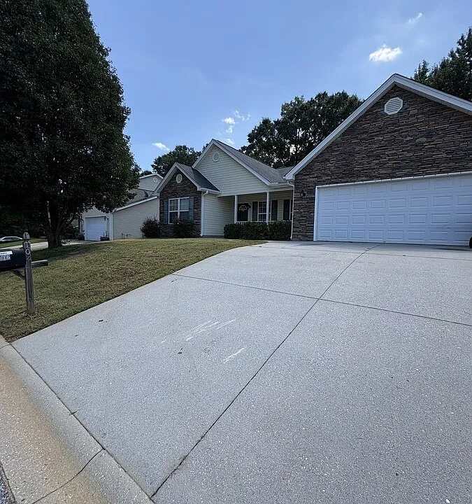 102 Granite Woods Way