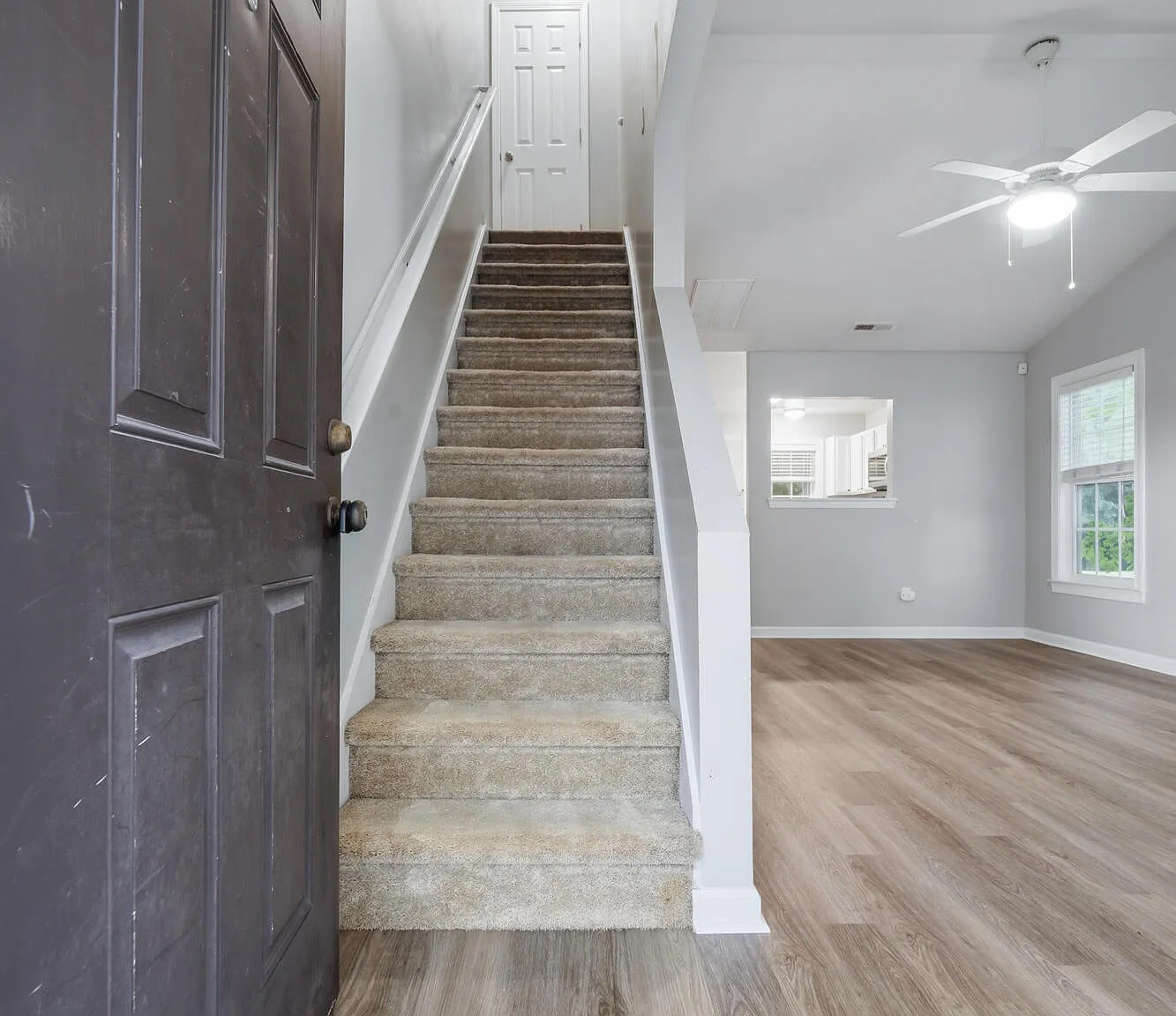 3 bed, 3.0 bath, 1096 sqft, $1,395 — Photo 3
