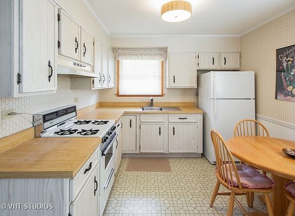 3rd image of 413 S Orchard Dr