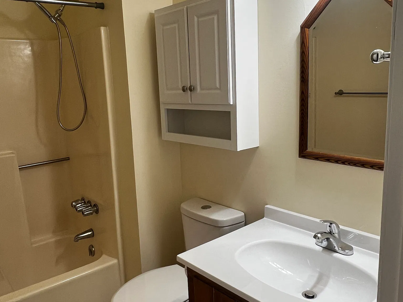2 bed, 850 sqft, $1,450 — Photo 3