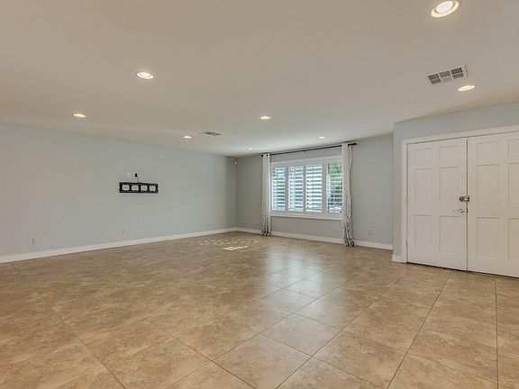 4th image of 10031 N 31st St