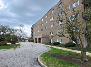 20333 Detroit Rd, Rocky River, OH
