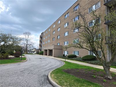 20333 Detroit Rd, Rocky River, OH, 44116