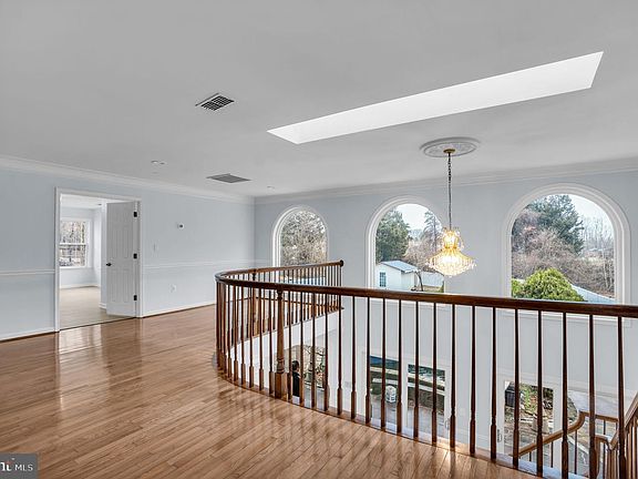 4th image of 7839 Heritage Dr
