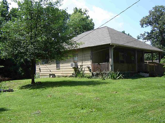5th image of 115 Parker Dr NE