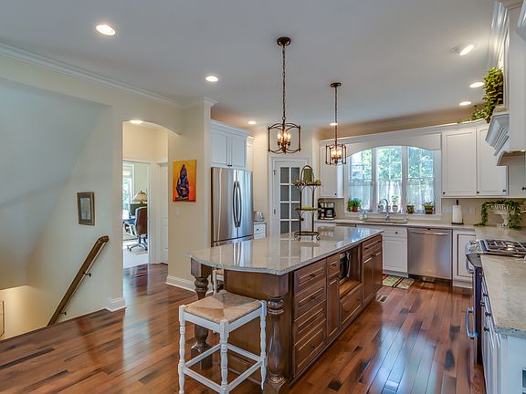 Kitchen--SS appliances