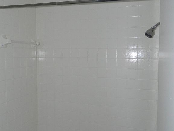 3rd image of 2722 Throckmorton St APT 101