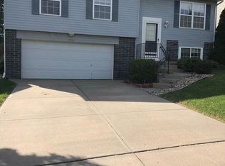 17737 Lillian St, Omaha, NE 68136