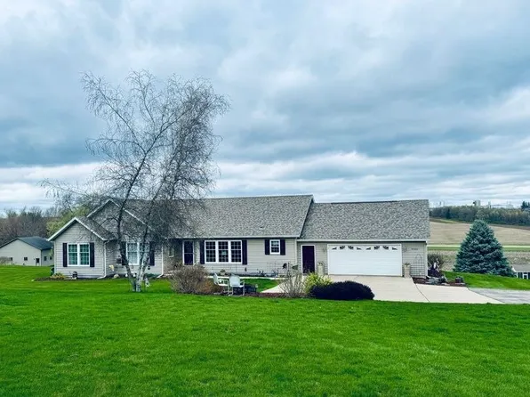 N2409 Jordan St, Juda, WI 53550