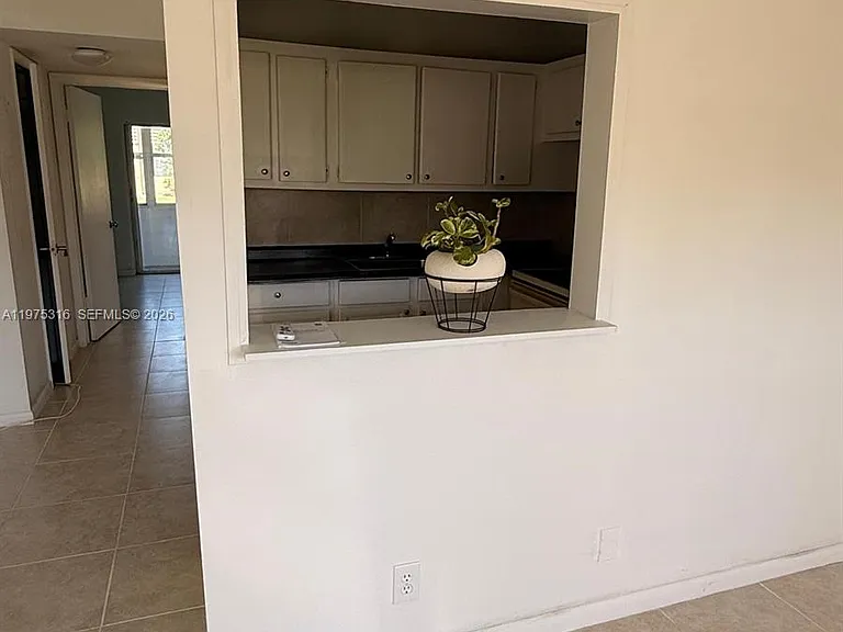 210 Canterbury Dr #1-J — Photo 7
