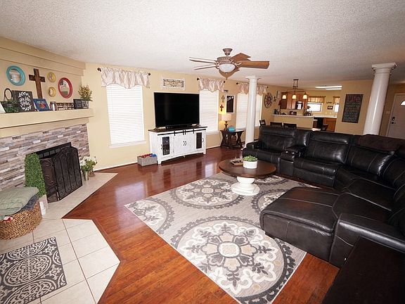 4th image of 3991 Esmond Dr