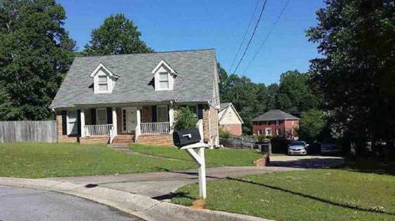 2nd image of 554 12th Ct