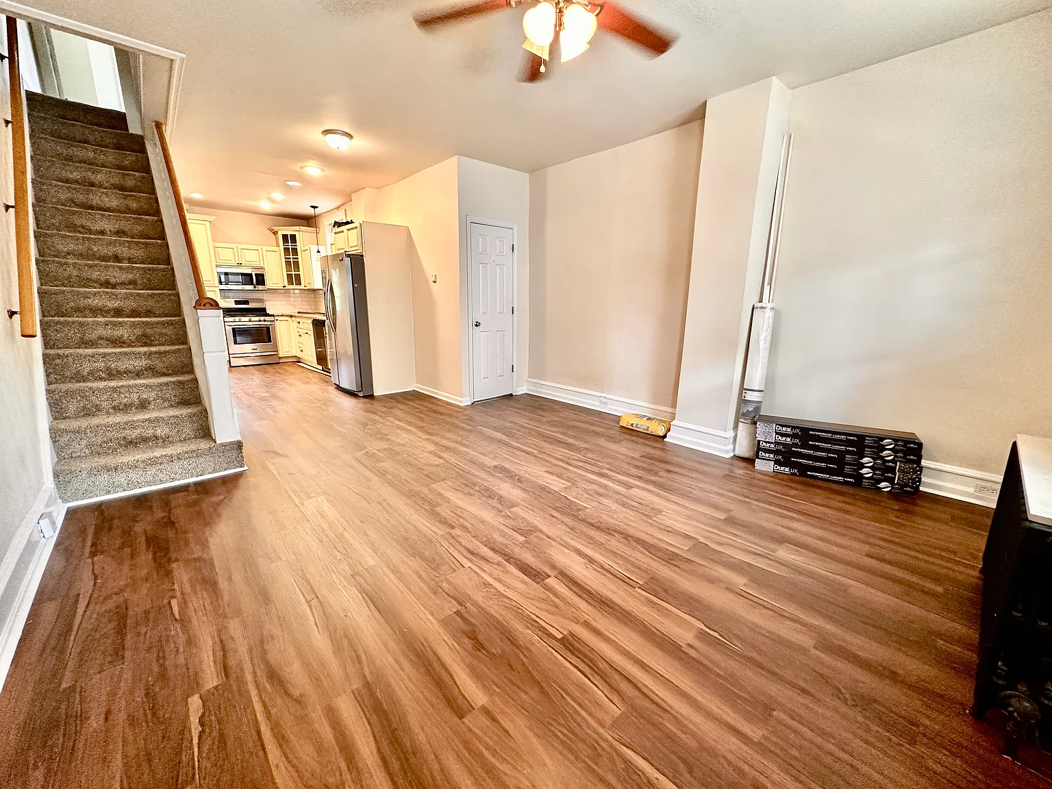 3 bed, 1.5 bath, 1056 sqft, $2,400 — Photo 2