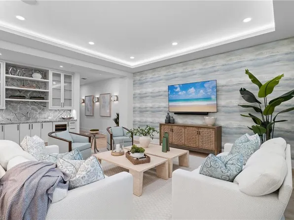 82 9th ST S #301, NAPLES, FL 34102