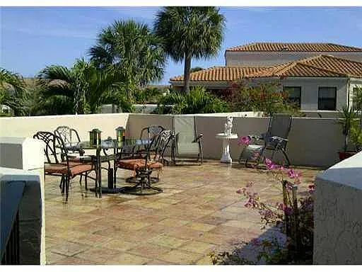 Building Photo - 6654 Villa Sonrisa Dr #421