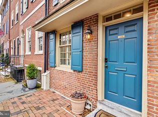 128 Delancey St, Philadelphia, PA 19106