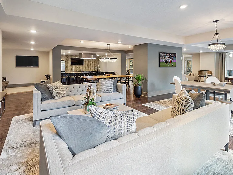 Clubroom with entertaining kitchen and lounge seating
