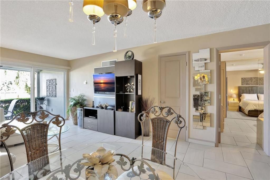 505 N Riverside Dr APT 4, photo 8