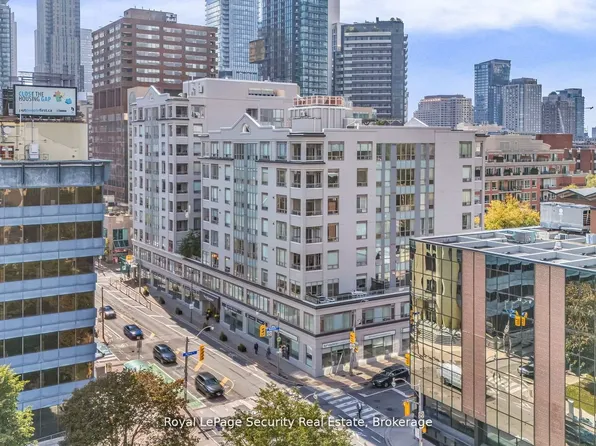 980 Yonge St #403, Toronto, ON M4W 3V8