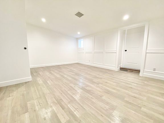 3rd image of 13644 Terra Bella St #1A