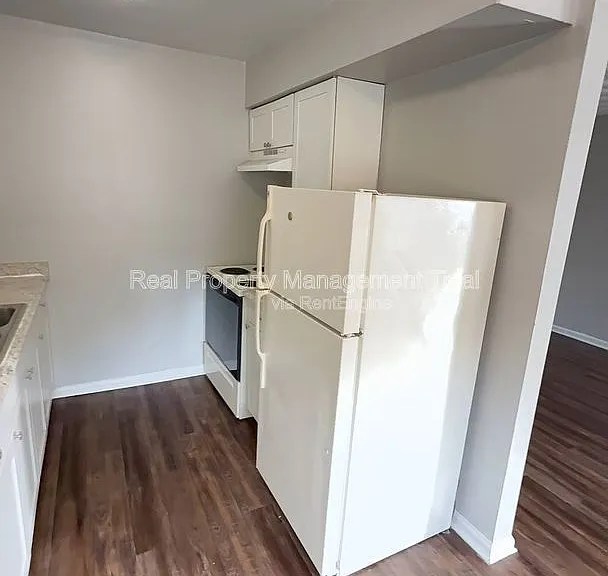6255 Alexander St #17 — Photo 7