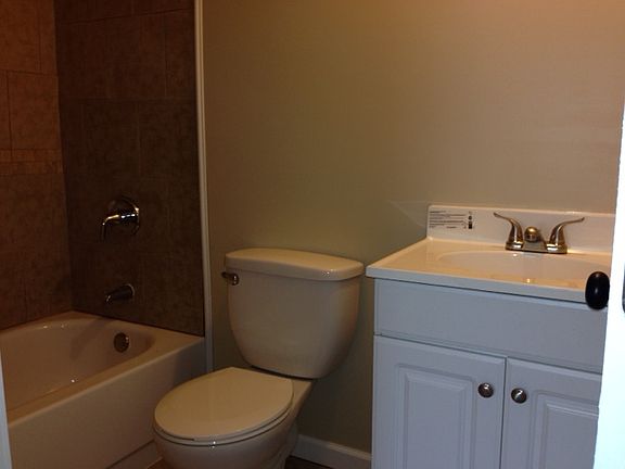 5th image of 187 Derby Dr