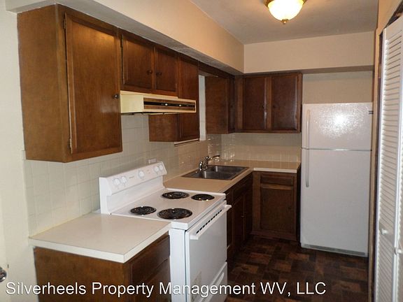 5th image of 1137 Stadium Dr APT 2
