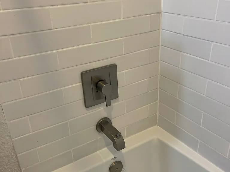 New ( 5 years) Bathtub Faucet