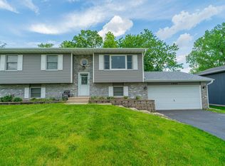 1892 Loganberry Ln, Crown Point, IN 46307