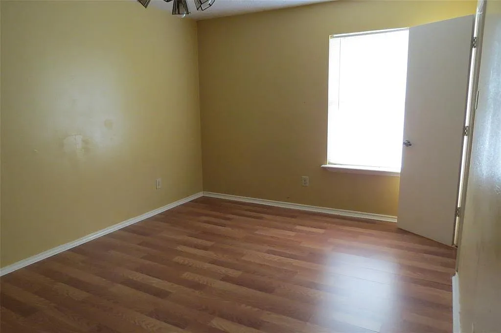 4 bed, 2.5 bath, 2170 sqft, $1,995 — Photo 4
