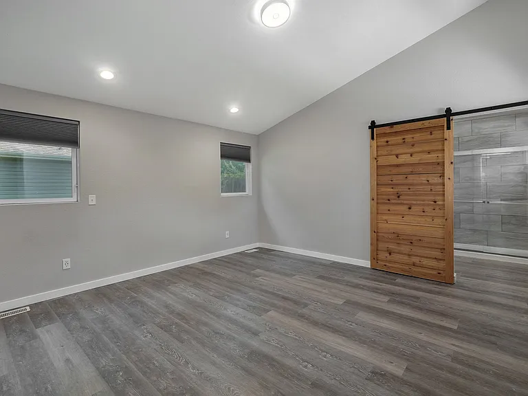 653 S Fairway Ave — Photo 16