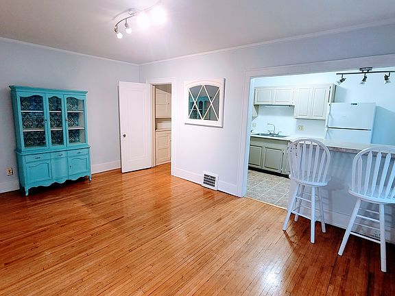 2nd image of 1374 Maryland Ave #2S